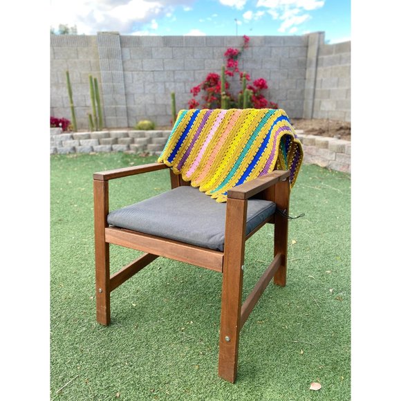 Vintage 1970s rainbow mini knitted Afghan/blanket - Picture 5 of 7